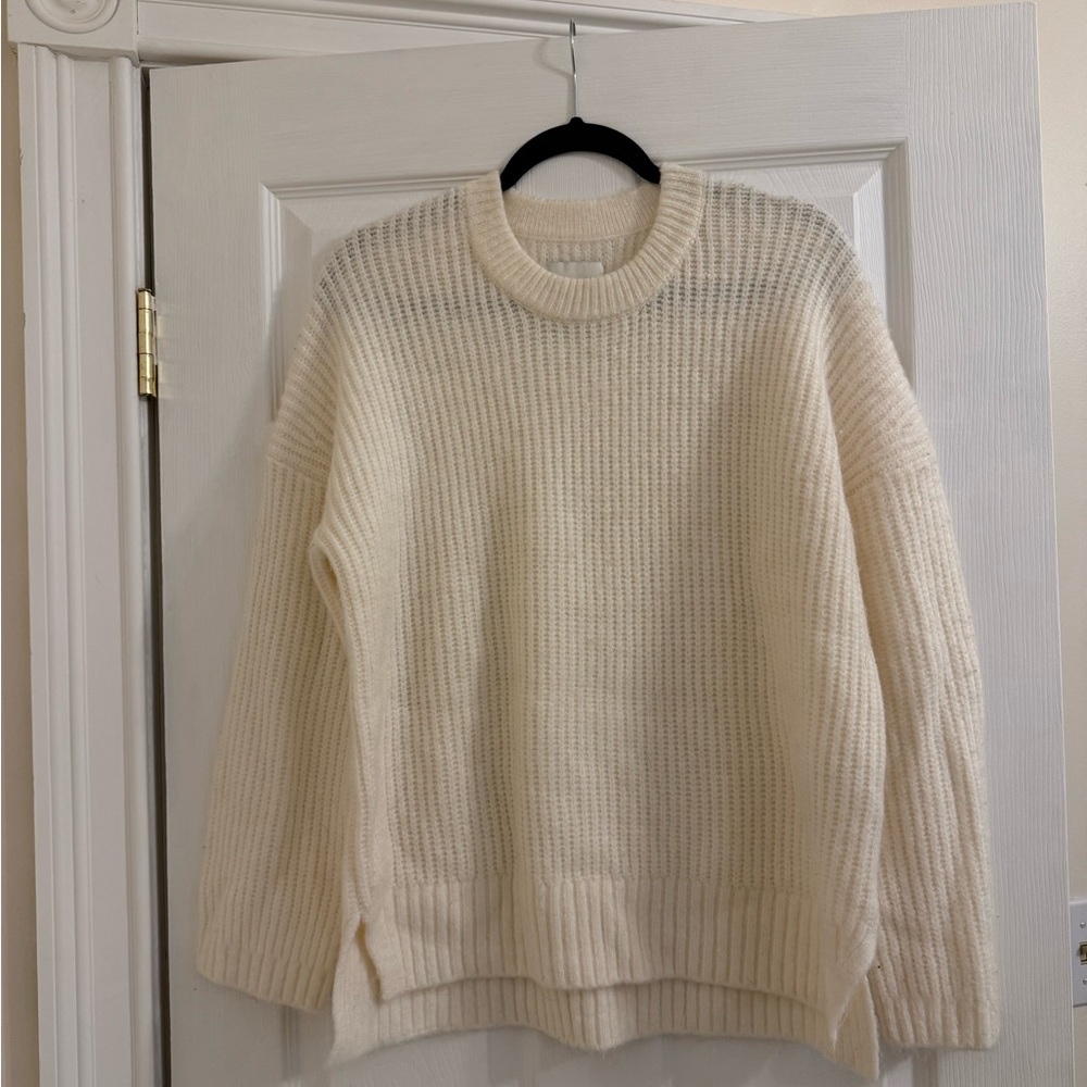 Abercrombie & Fitch women’s Cream Crewneck Sweater